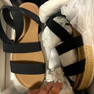 Torrid Women’s 10.5 Black Platform Sandals